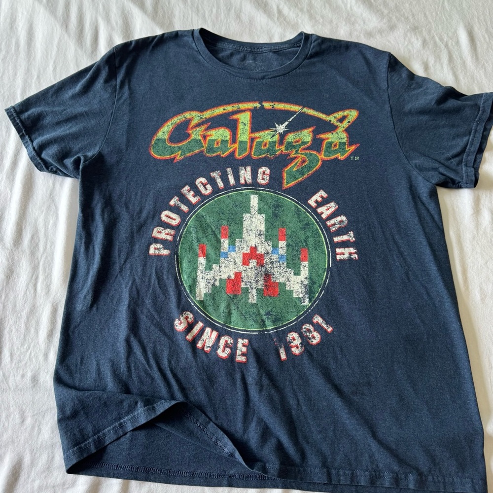 Vintage Galaga Graphic Tee 80s Streetwear Video Game shirt - Picture 2 of 4